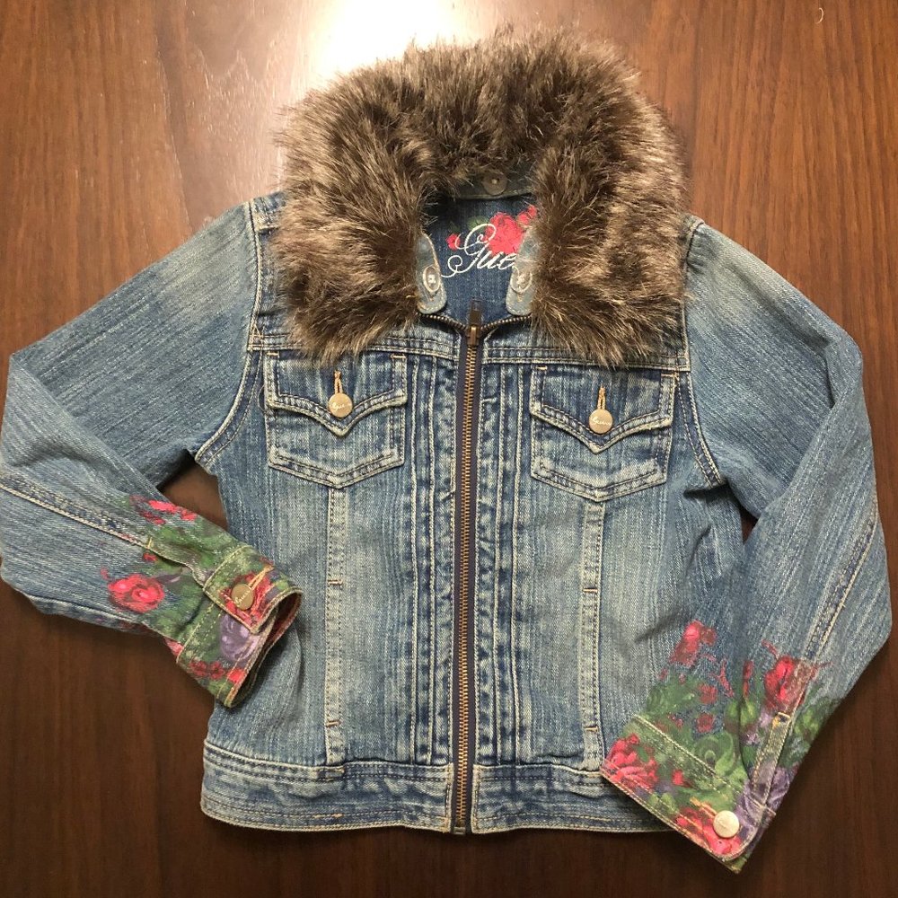 Guess jean jacket w/detachable fur collar | Size 6